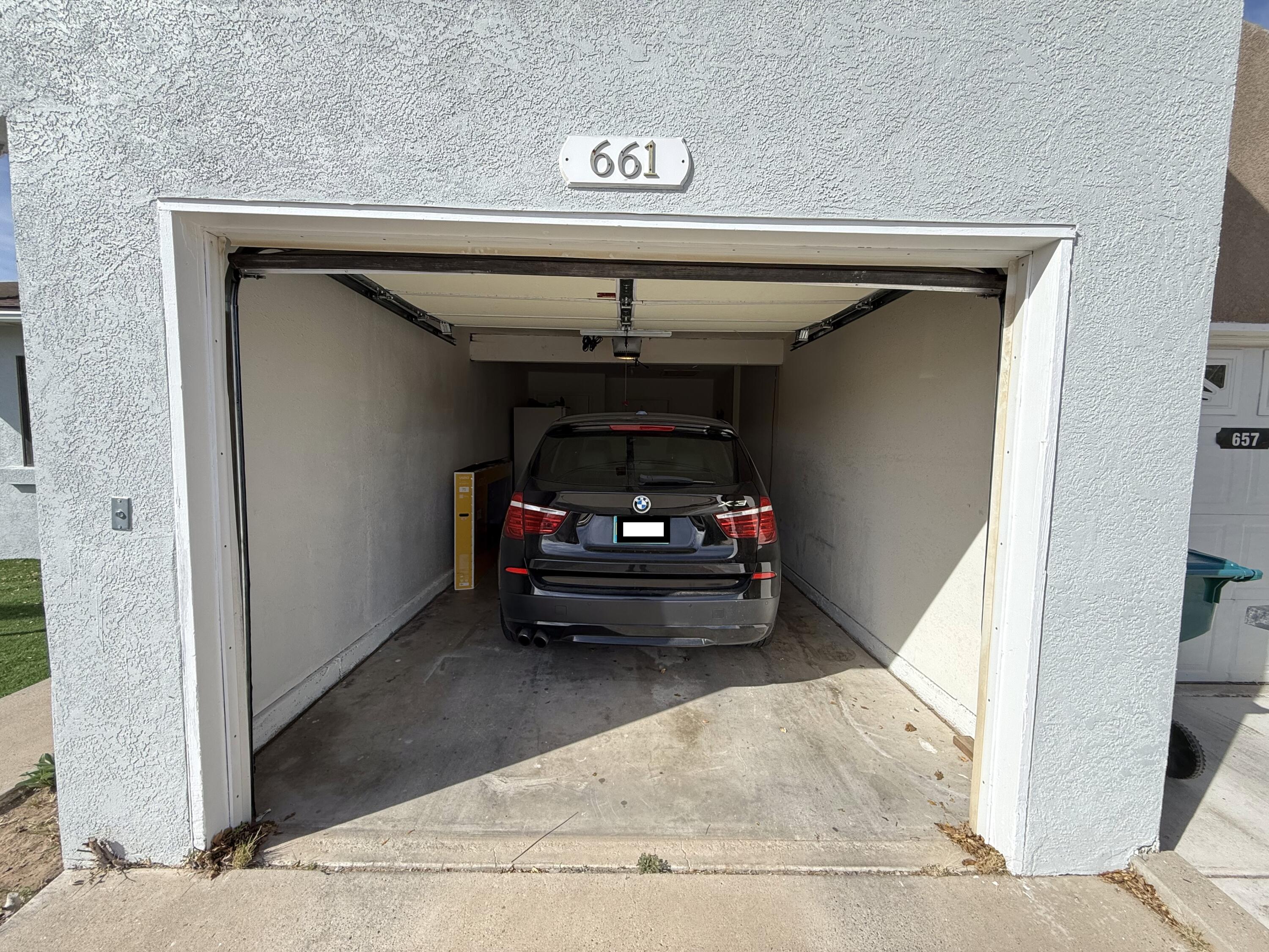 661 Stallion Road SE