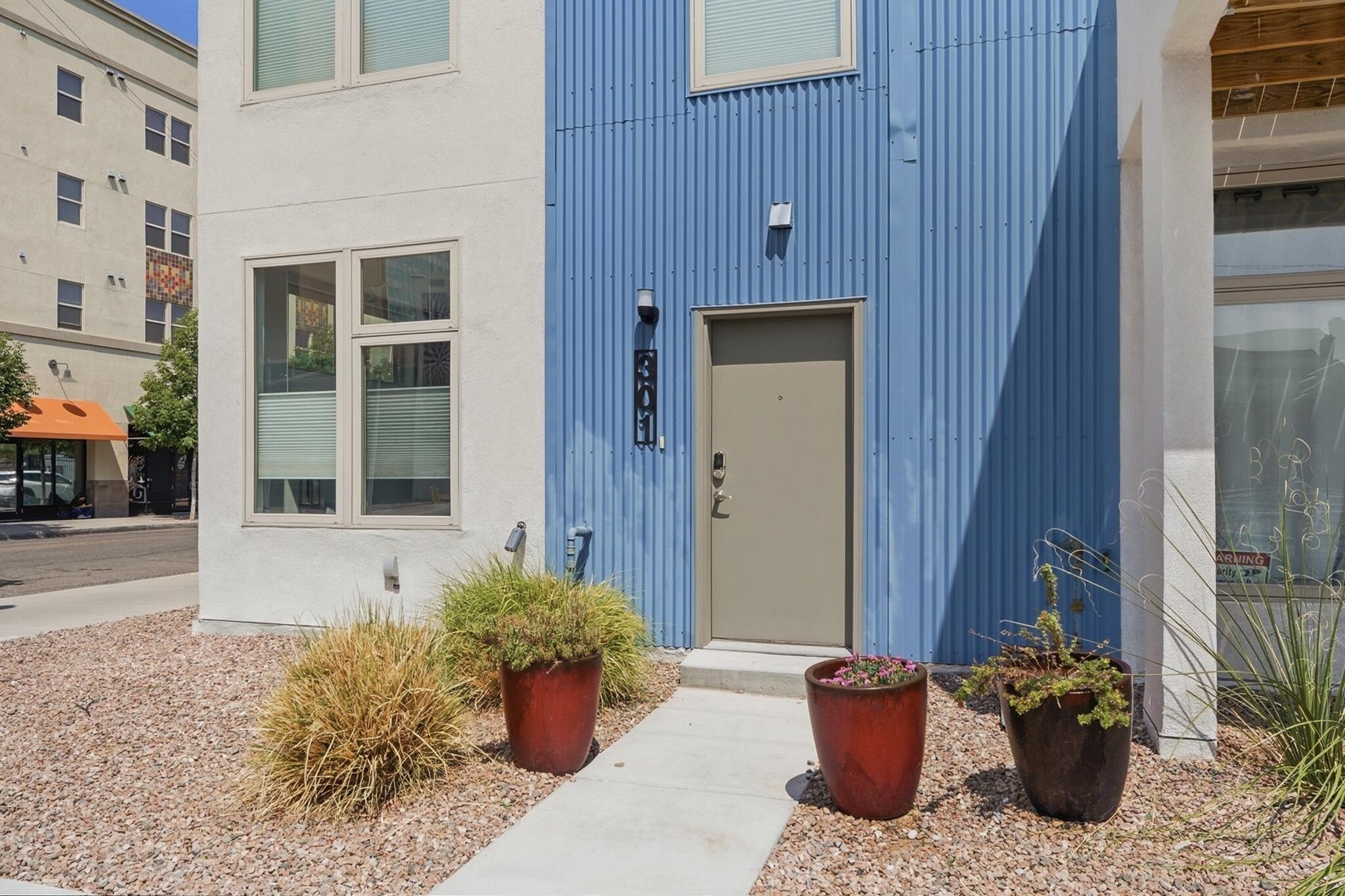 301 Platinum Street SW