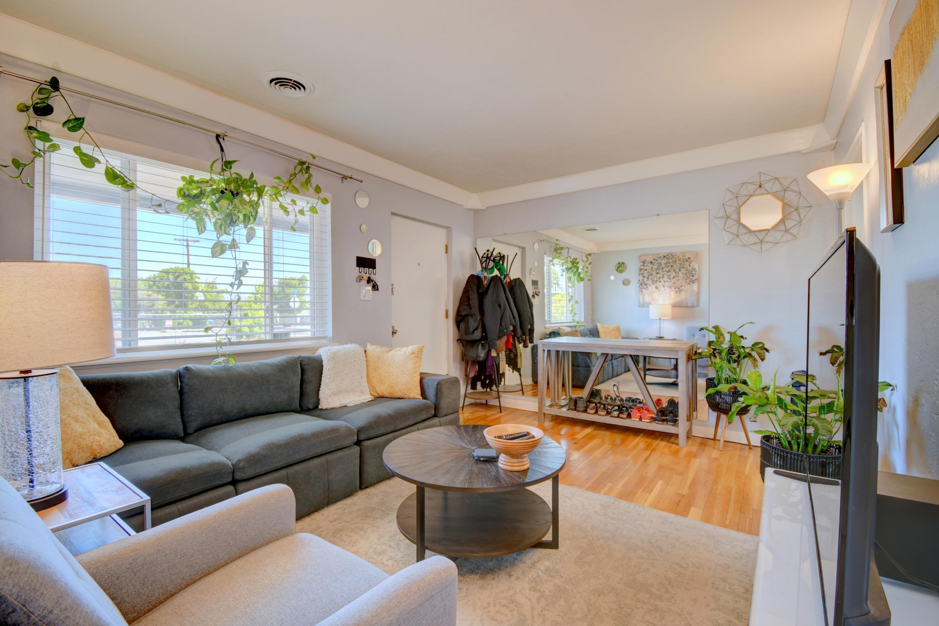 500 VALVERDE Drive SE