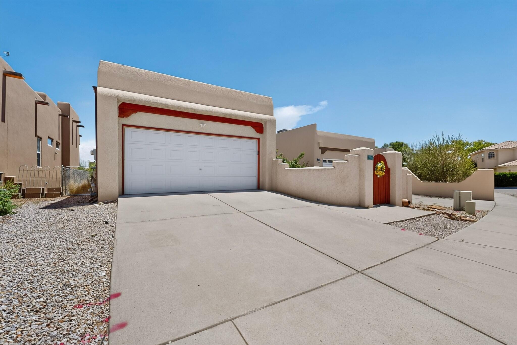 5808 Tres Vistas Court NW