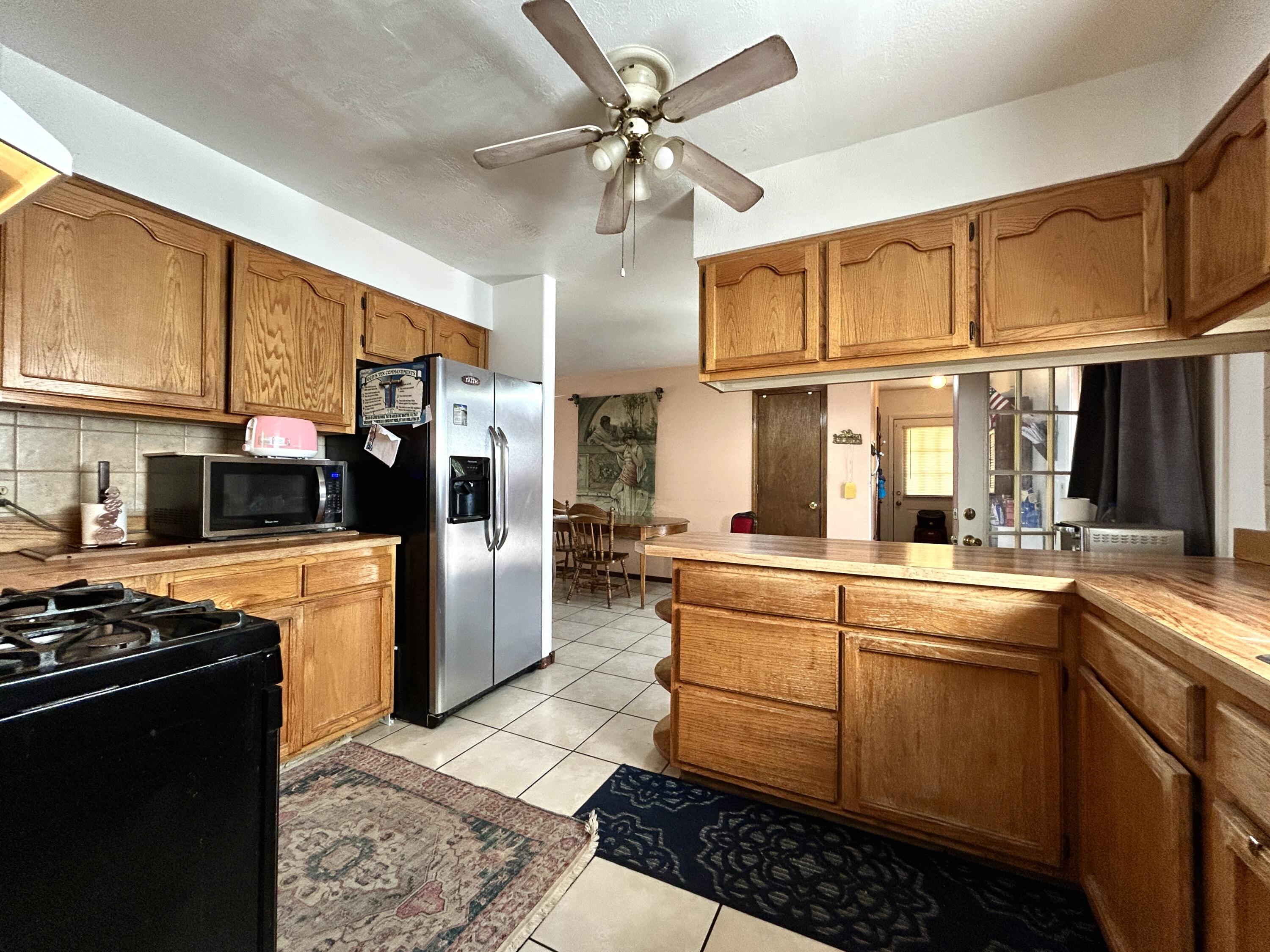 668 Helen Circle, Los Lunas, New Mexico image 2