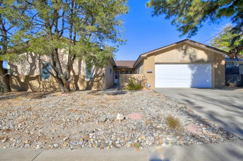 Photo of 10401 Karen Avenue NE, Albuquerque, NM 87111 (MLS # 1095583)
