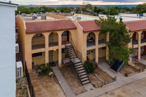 Photo of 12708 Copper Avenue NE, Albuquerque, NM 87123 (MLS # 1092204)