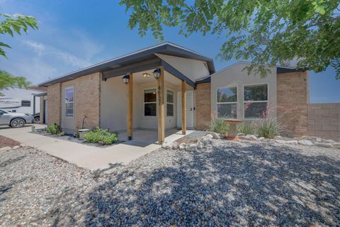 Homes For Sale - 4937 Chromium Drive<br/> Rio Rancho, NM 87124