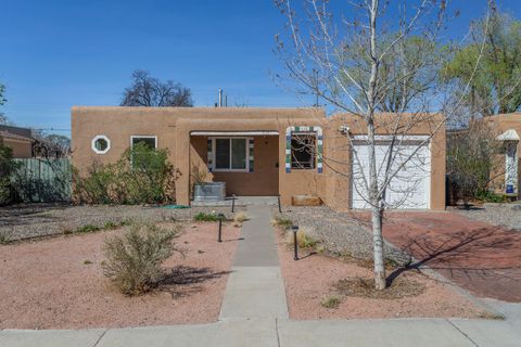 Photo of 1109 Lafayette Drive NE, Albuquerque, NM 87106 (MLS # 1100197)