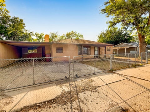 Photo of 621 Campana Drive, Belen, NM 87002 (MLS # 1107902)