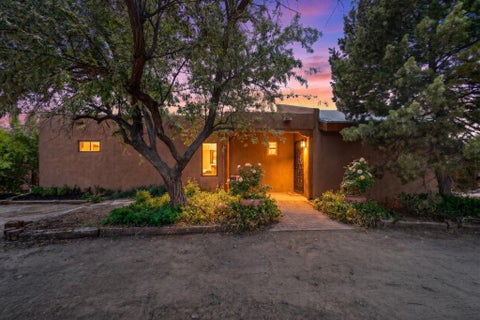 Homes For Sale - 2824 Carlota Road<br/> Bernalillo County, Albuquerque, NM 87104