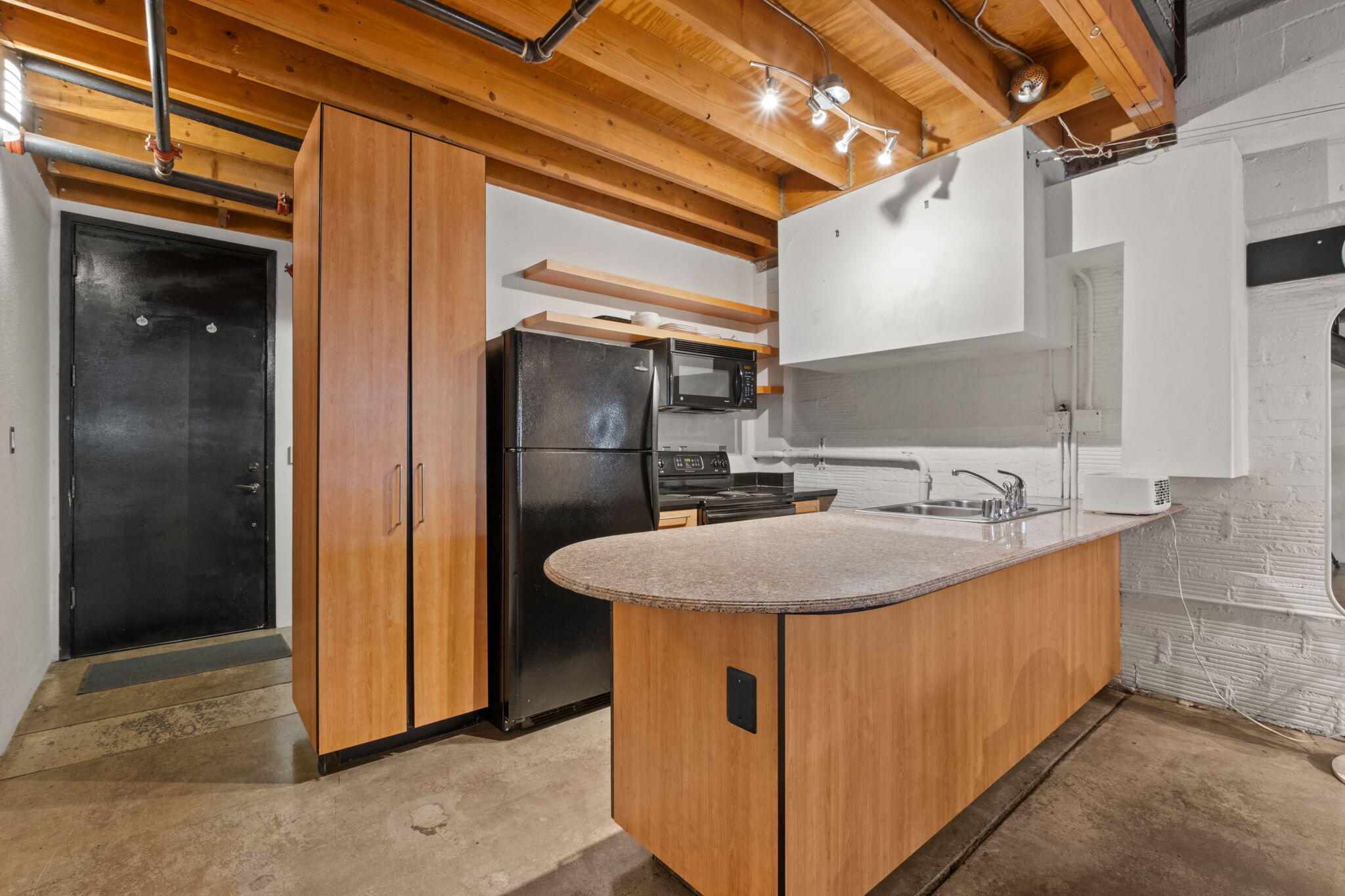 2001 Gold Avenue SE 3