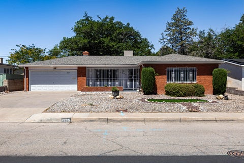 Photo of 1205 Espanola Street NE, Albuquerque, NM 87110 (MLS # 1106576)