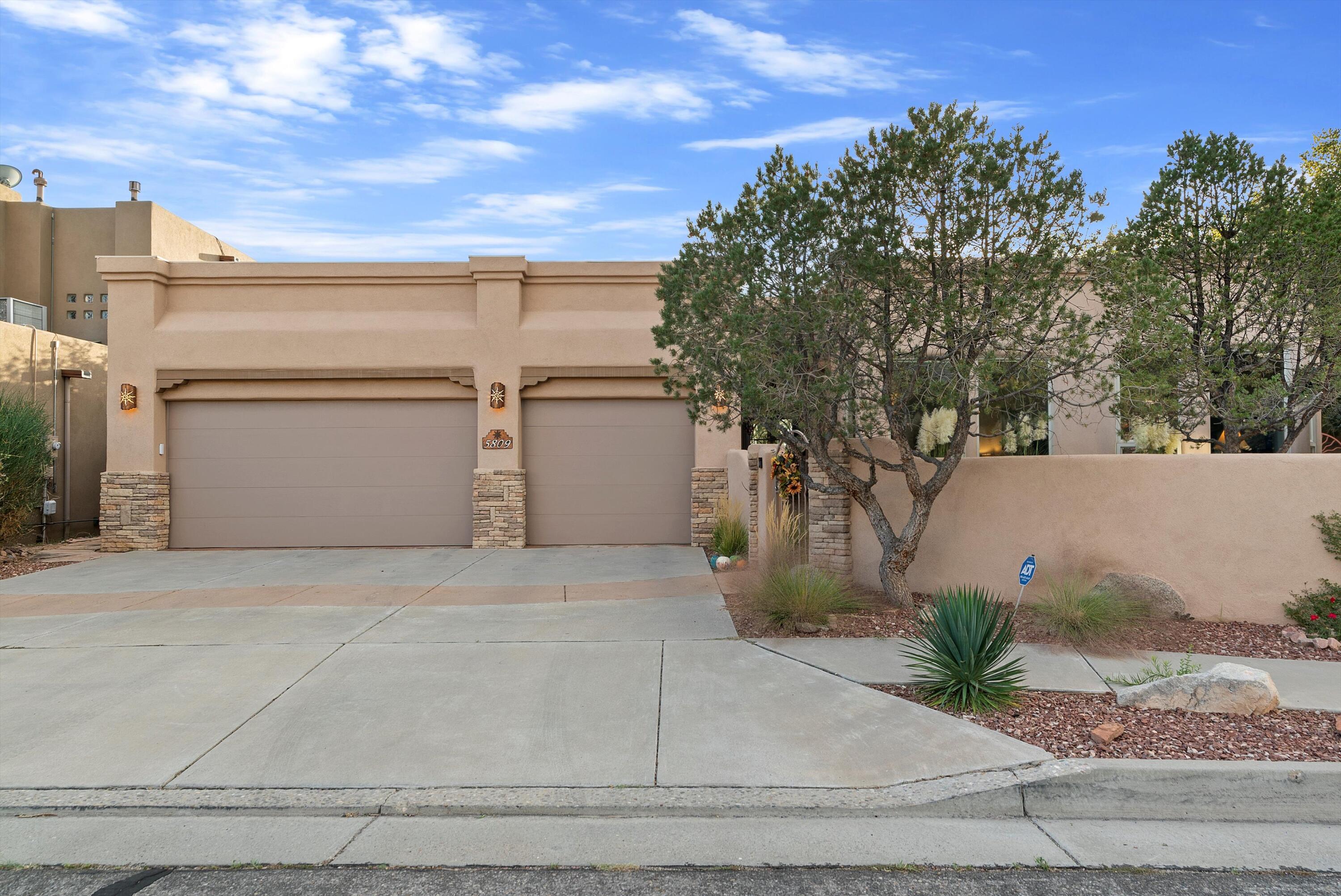5809 Valerian Place, Albuquerque, New Mexico image 2
