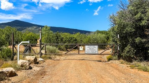 Photo of 8 Skyline Place, Sandia Park, NM 87047 (MLS # 1096734)