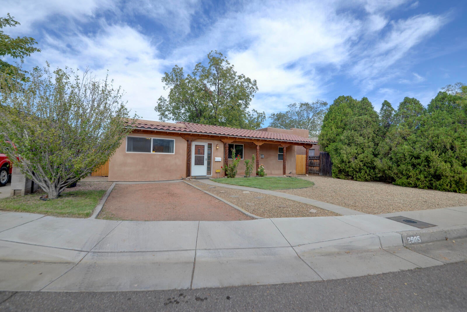 2905 Summit Place NE