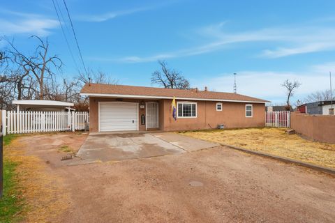 Photo of 200 Campbell Avenue, Belen, NM 87002 (MLS # 1097115)