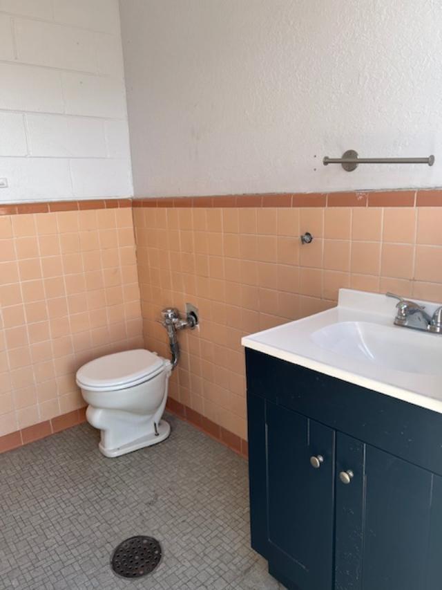 5823 Central Avenue NE