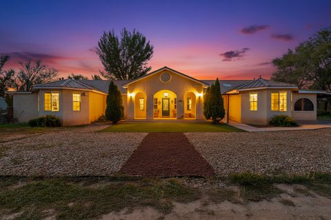 Photo of 42 CRAWFORD Road, Belen, NM 87002 (MLS # 1090698)