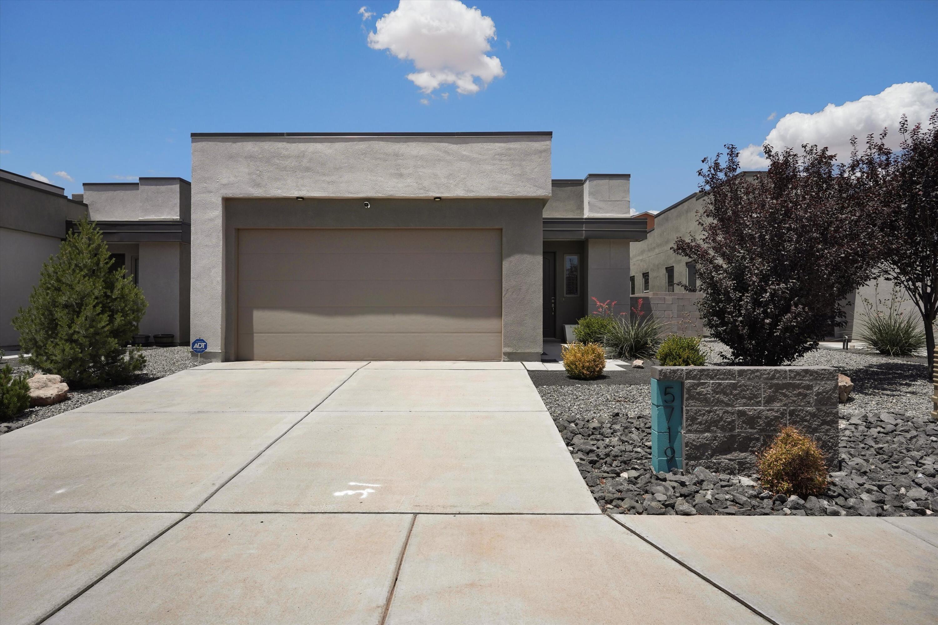 5719 Cosmo Place NE