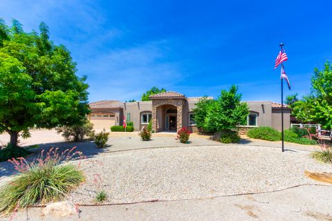 Photo of 930 Titus Loop, Bosque Farms, NM 87068 (MLS # 1086721)
