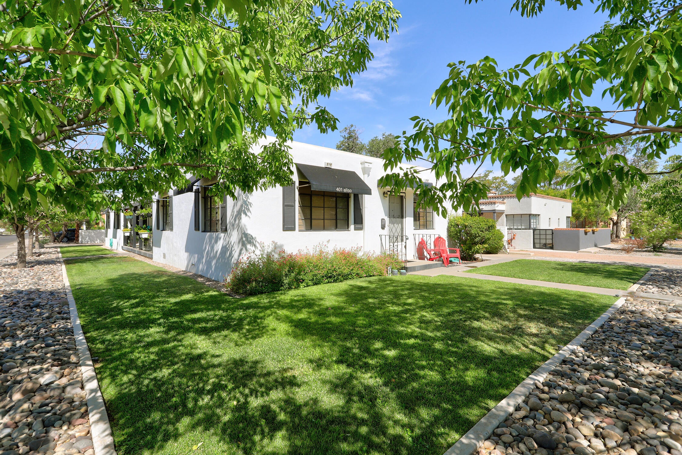 401 Aliso Drive NE
