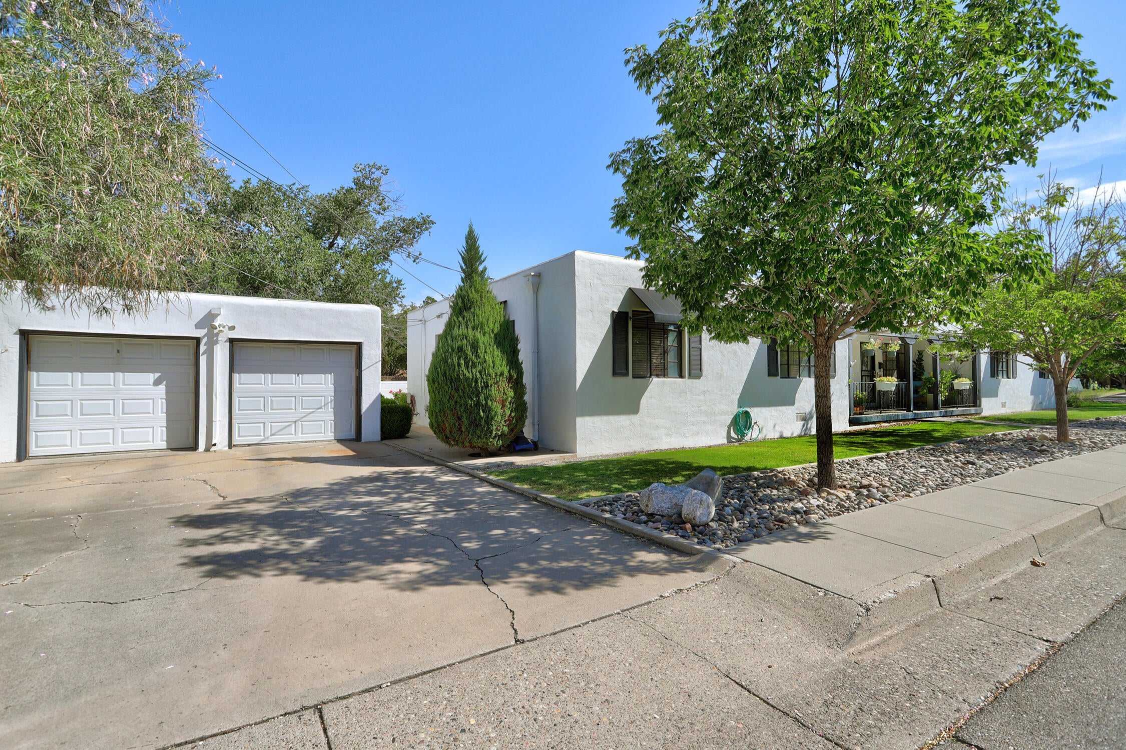 401 Aliso Drive NE