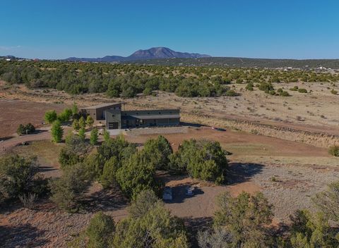 Homes For Sale - 33 Trade Court<br/> Bernalillo County, Edgewood, NM 87015