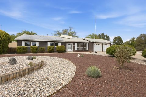 Photo of 3301 May Circle SE, Rio Rancho, NM 87124 (MLS # 1102097)