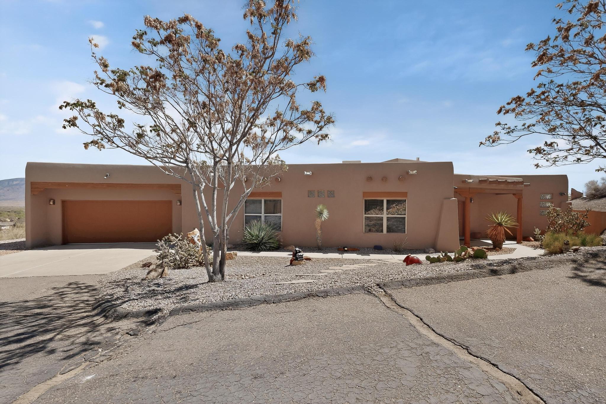 400 Paseo De Corrales