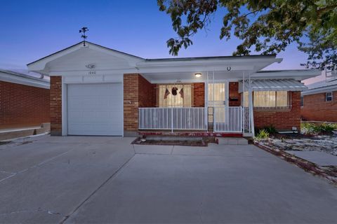Homes For Sale - 1040 Kentucky Street<br/> Albuquerque, NM 87108