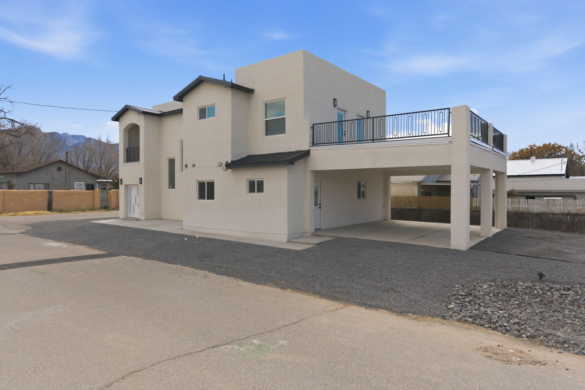 1000 Calle San Lorenzo