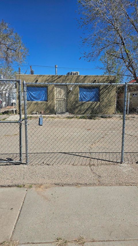 318 Wisconsin Street NE Albuquerque NM 87108