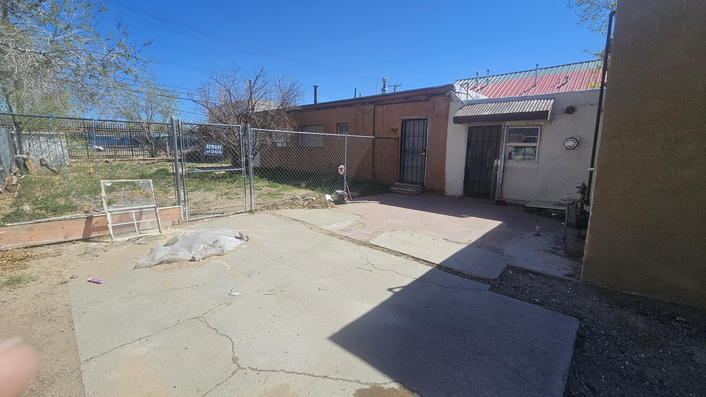 318 Wisconsin Street NE