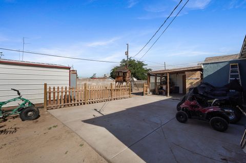 Homes For Sale - 207 52nd Street<br/> Bernalillo County, Albuquerque, NM 87105