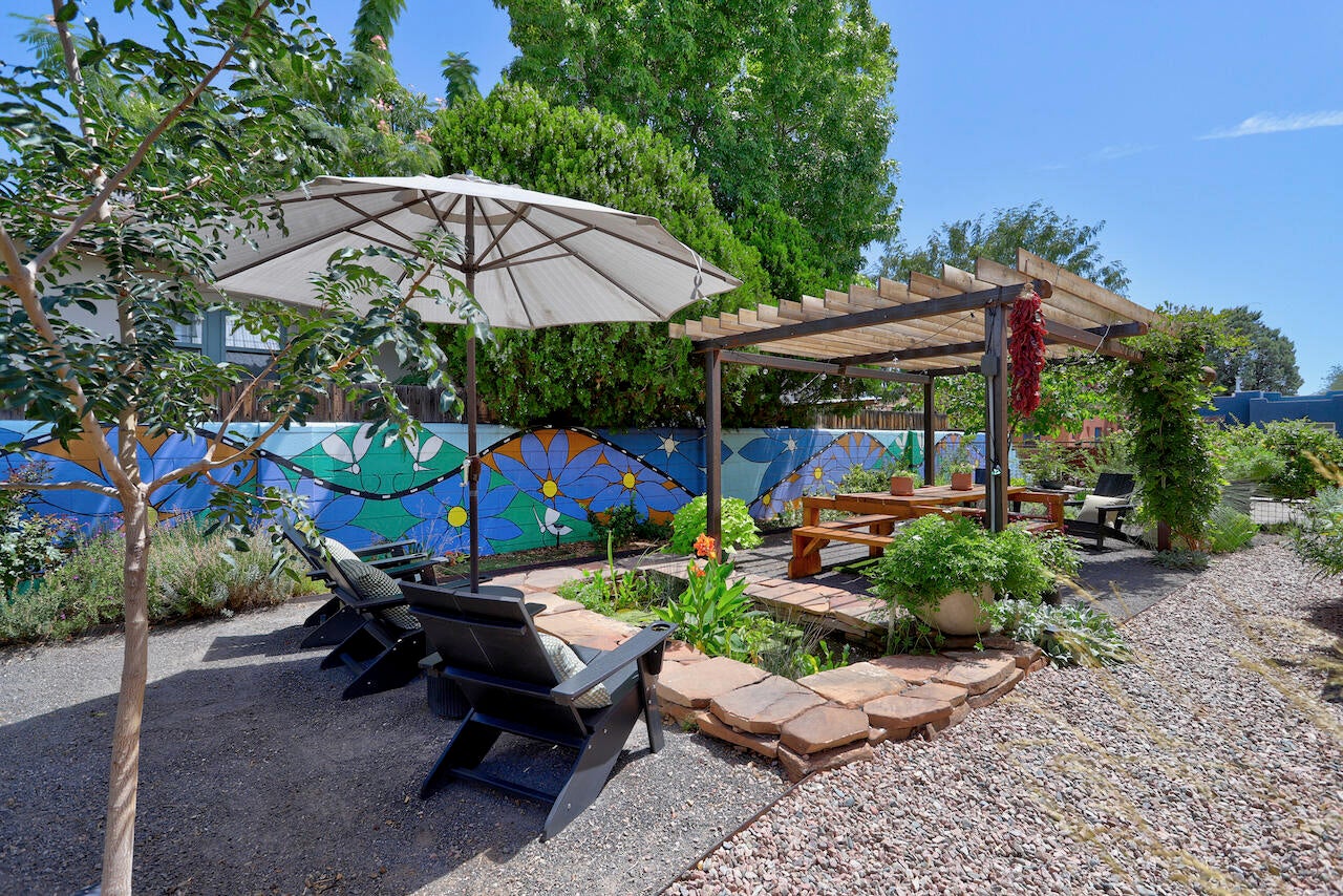 723 Marquette Avenue NW