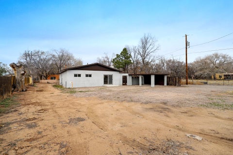 Tiny photo for 1008 Paz Del Valle Court NW, Albuquerque, NM 87114 (MLS # 1110366)