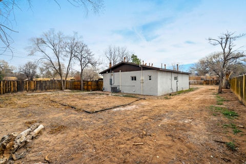 Tiny photo for 1008 Paz Del Valle Court NW, Albuquerque, NM 87114 (MLS # 1110366)