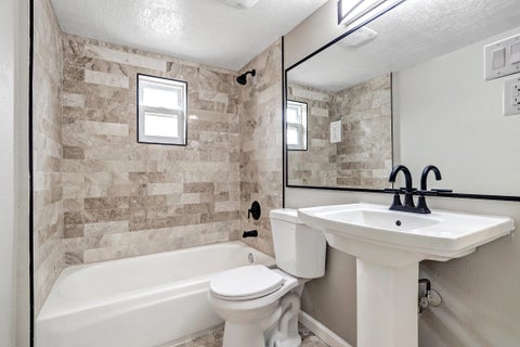 Tiny photo for 1008 Paz Del Valle Court NW, Albuquerque, NM 87114 (MLS # 1110366)