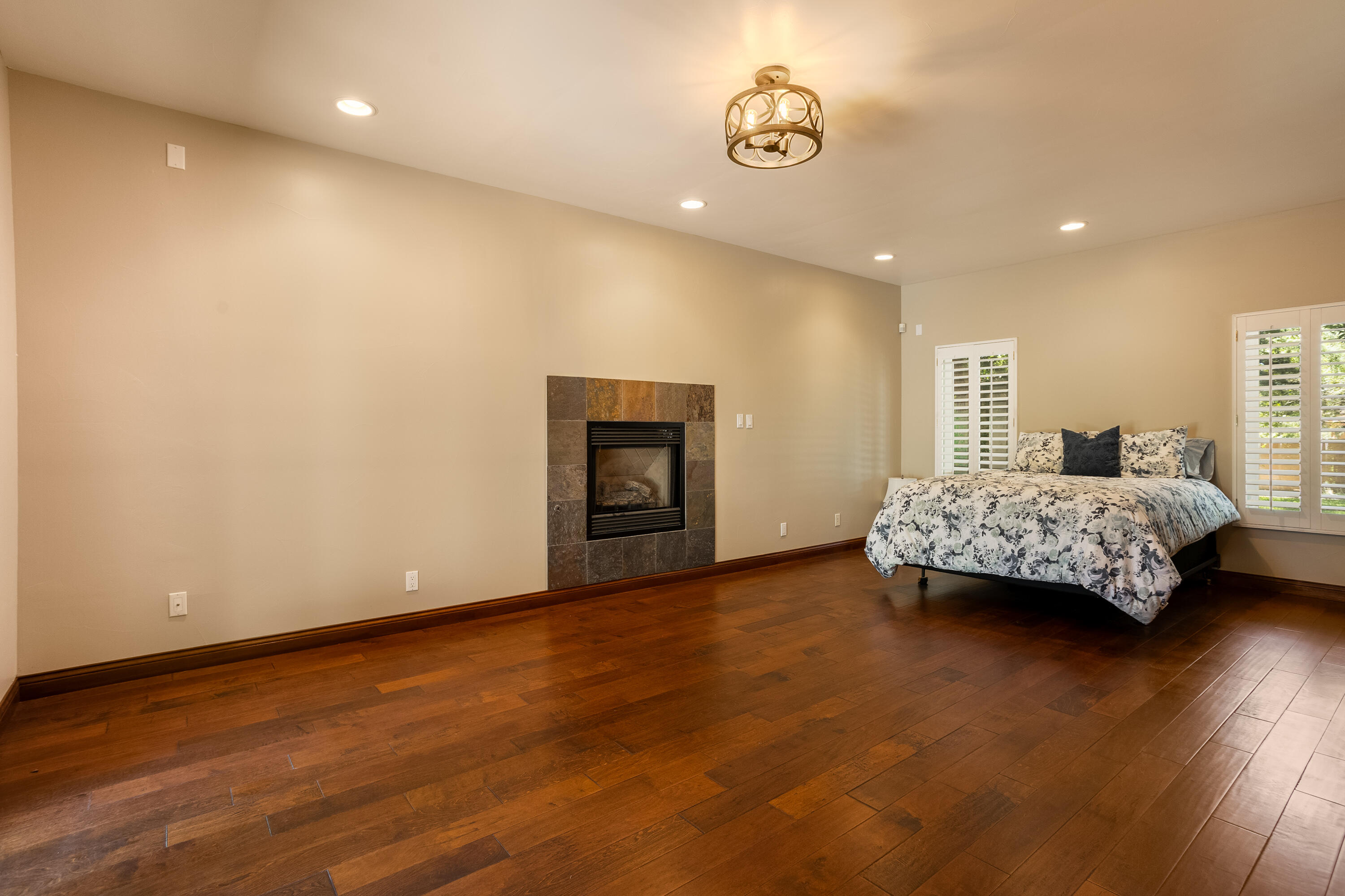 Photo 10 of 51 of 12450 Crested Moss Road NE house