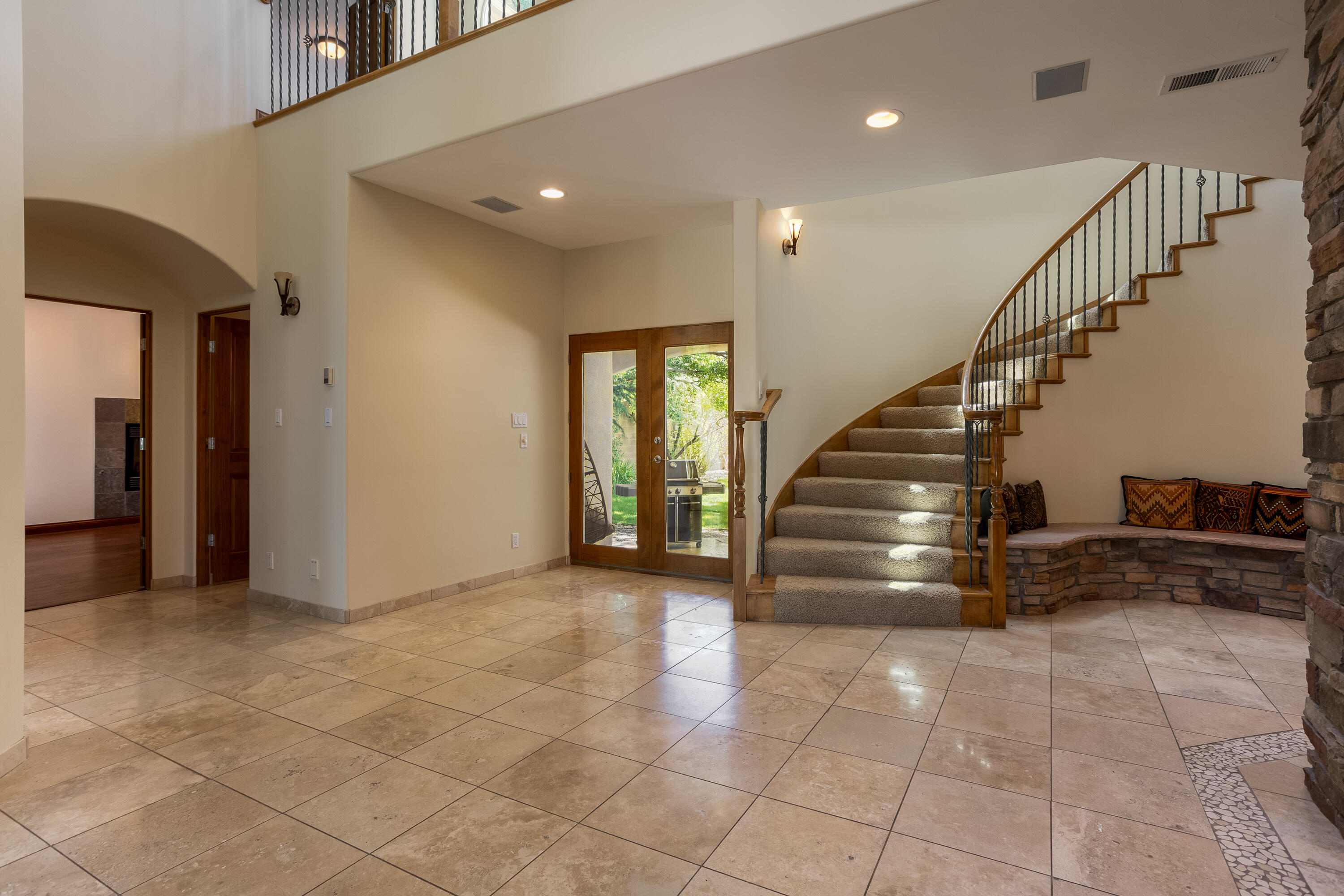 Photo 4 of 51 of 12450 Crested Moss Road NE house