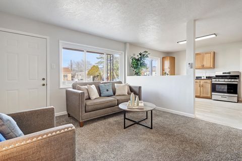 Photo of 8008 San Joaquin Avenue SE, Albuquerque, NM 87108 (MLS # 1096488)