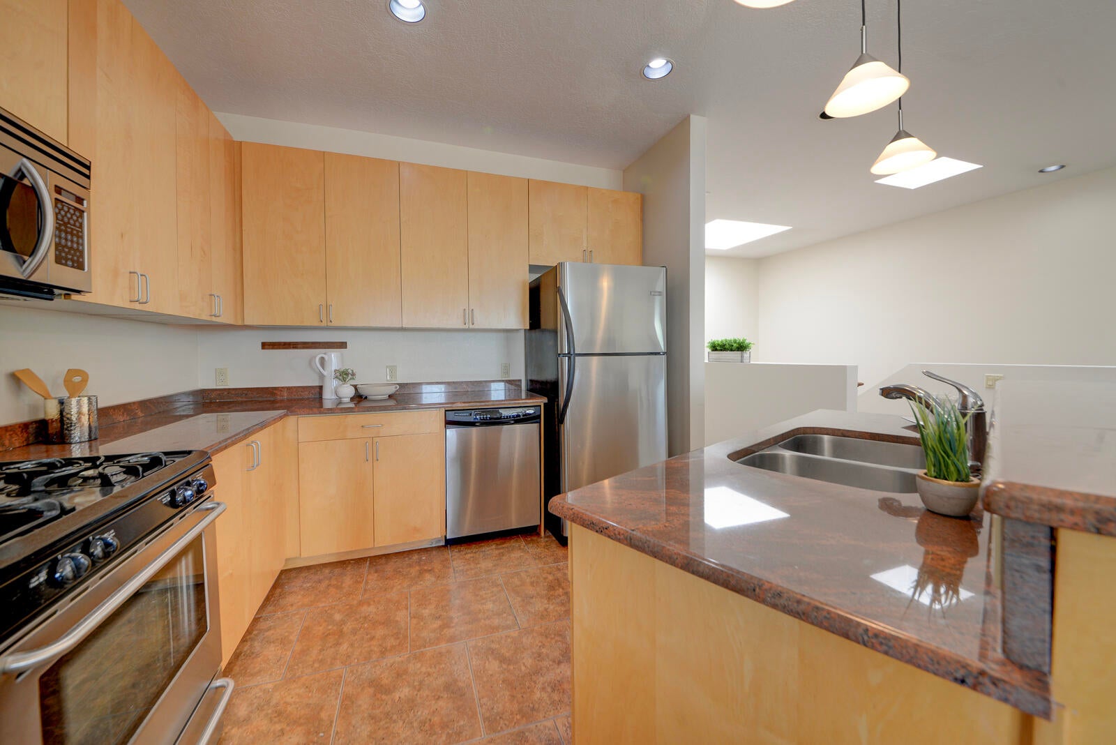 332 Valverde Drive SE