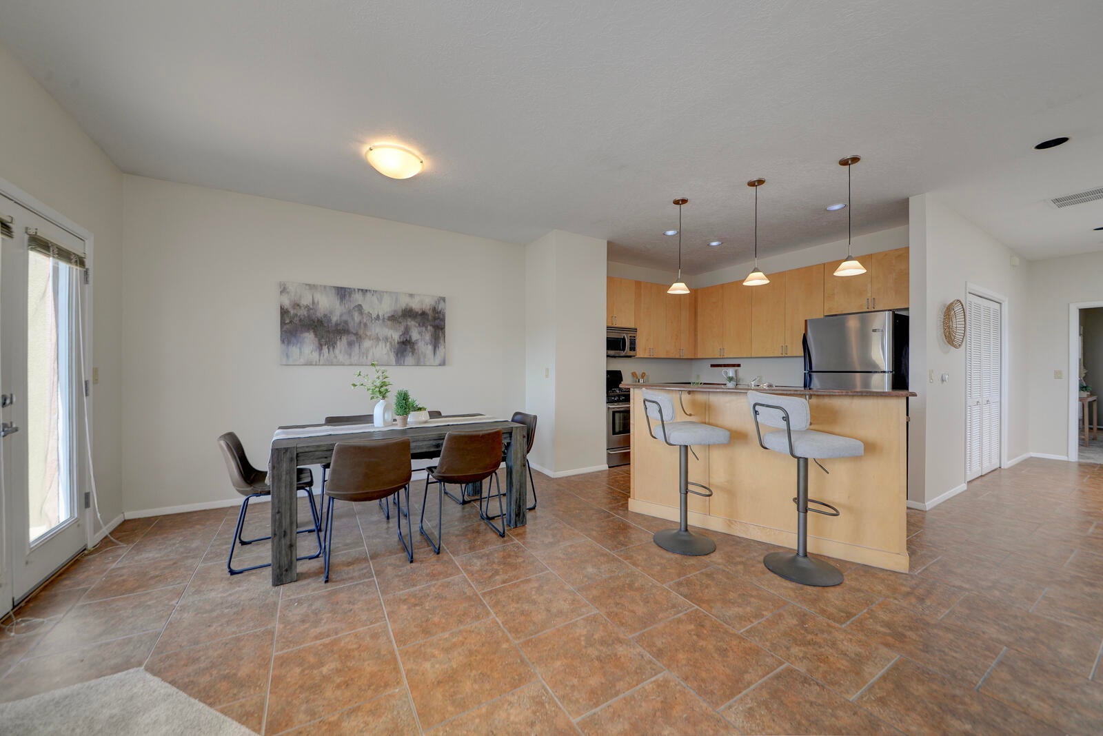 332 Valverde Drive SE