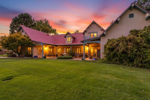 Photo of 1604 NARCISA Court NW, Los Ranchos, NM 87107 (MLS # 1092387)