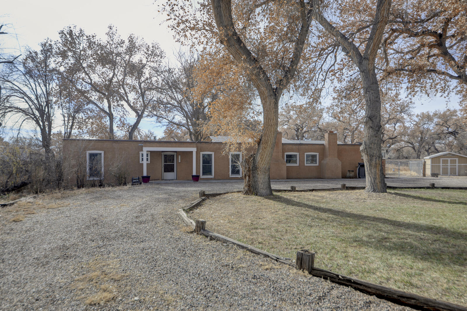 1405 Pearl Loop, Bosque Farms, New Mexico image 1