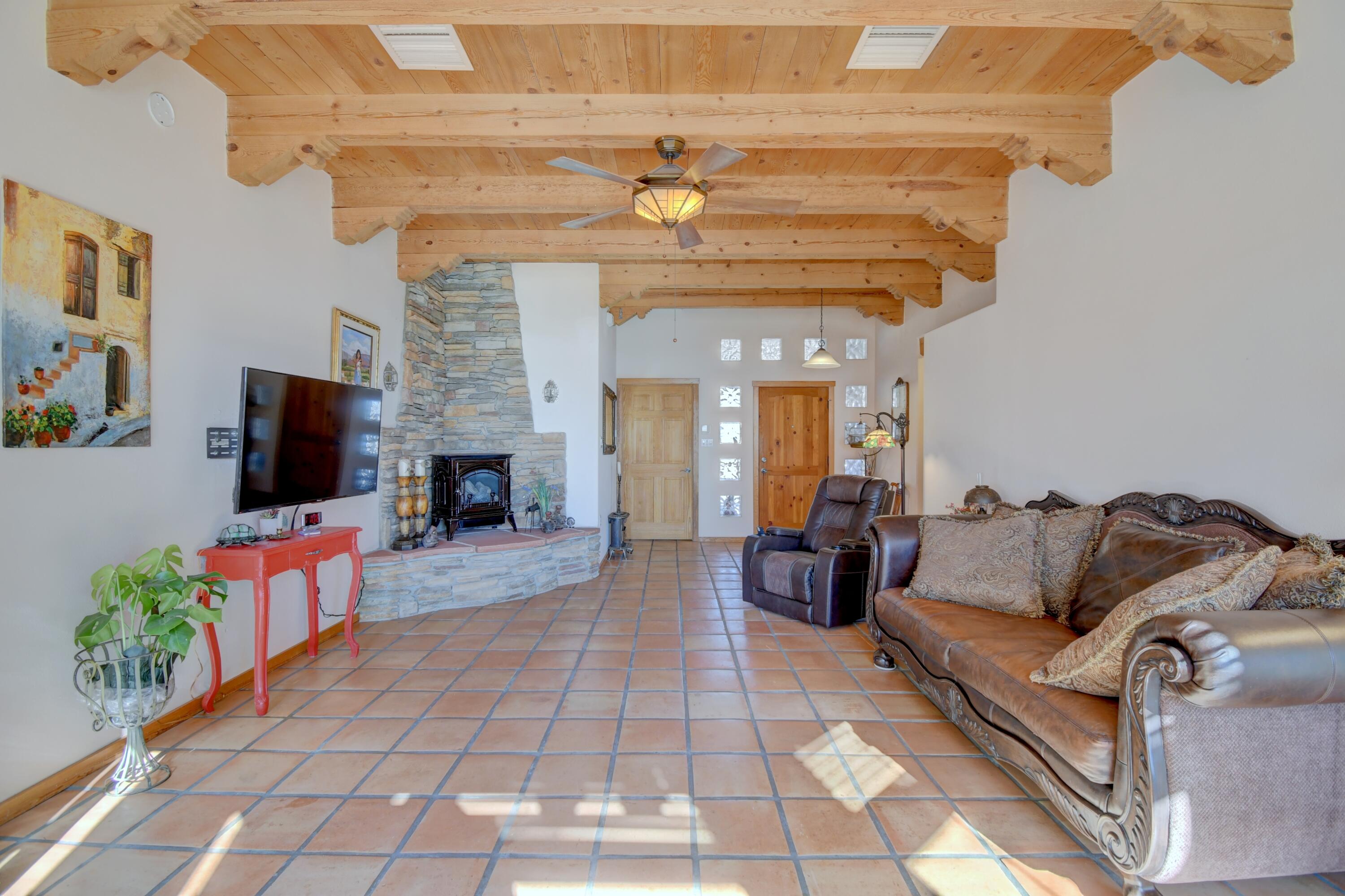 601 Reclining Acres Road, Corrales, New Mexico image 3