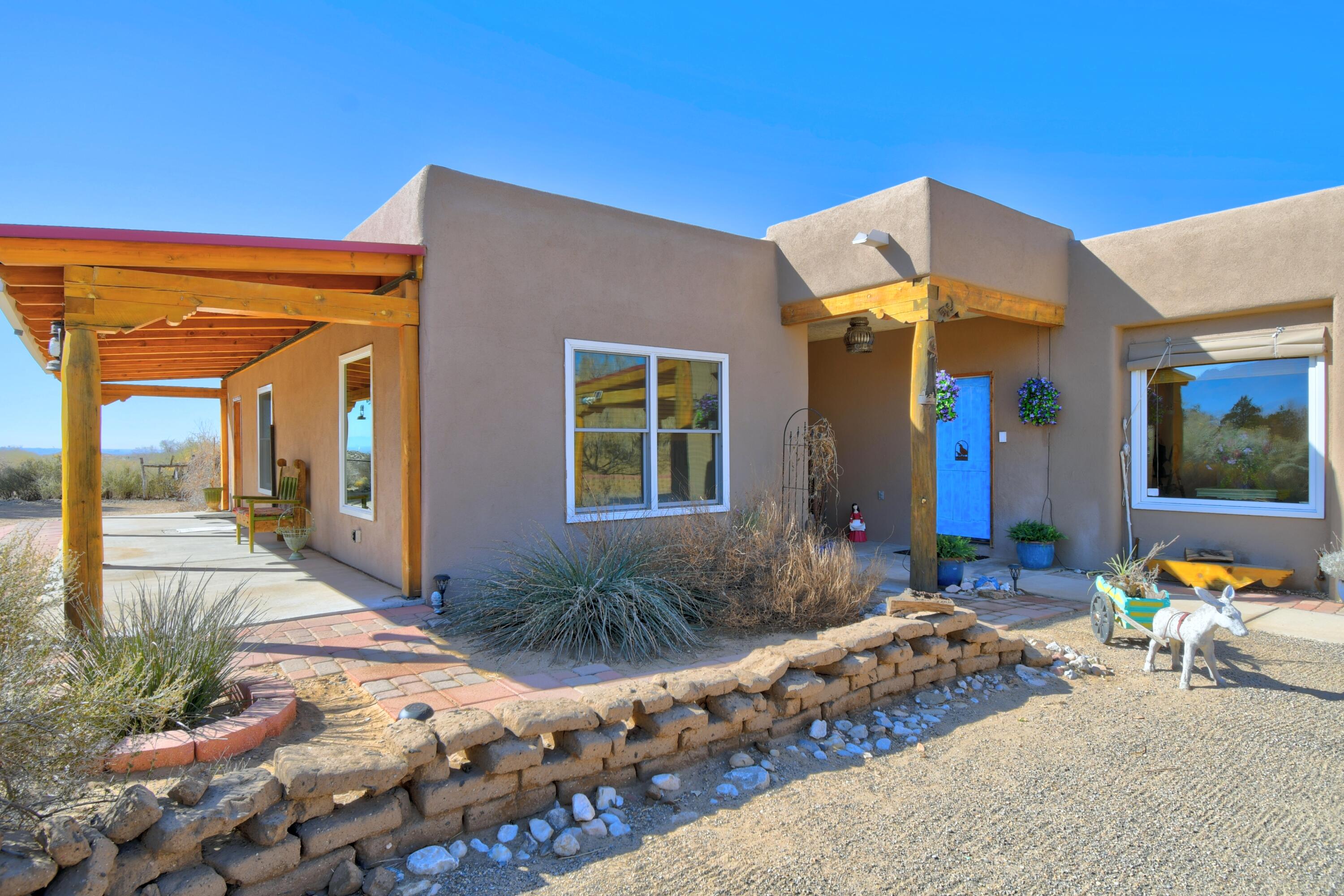 601 Reclining Acres Road, Corrales, New Mexico image 1