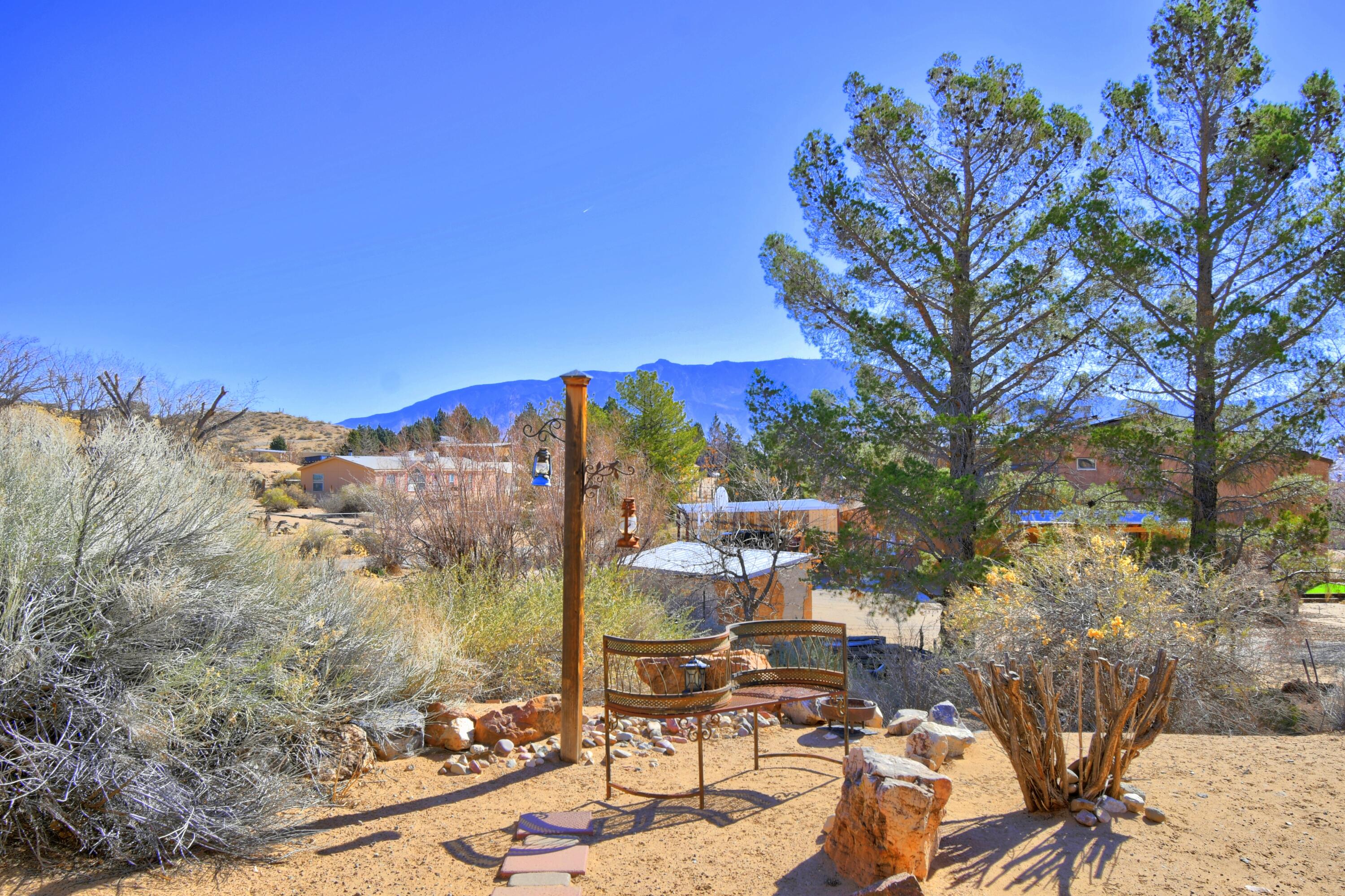 601 Reclining Acres Road, Corrales, New Mexico image 5