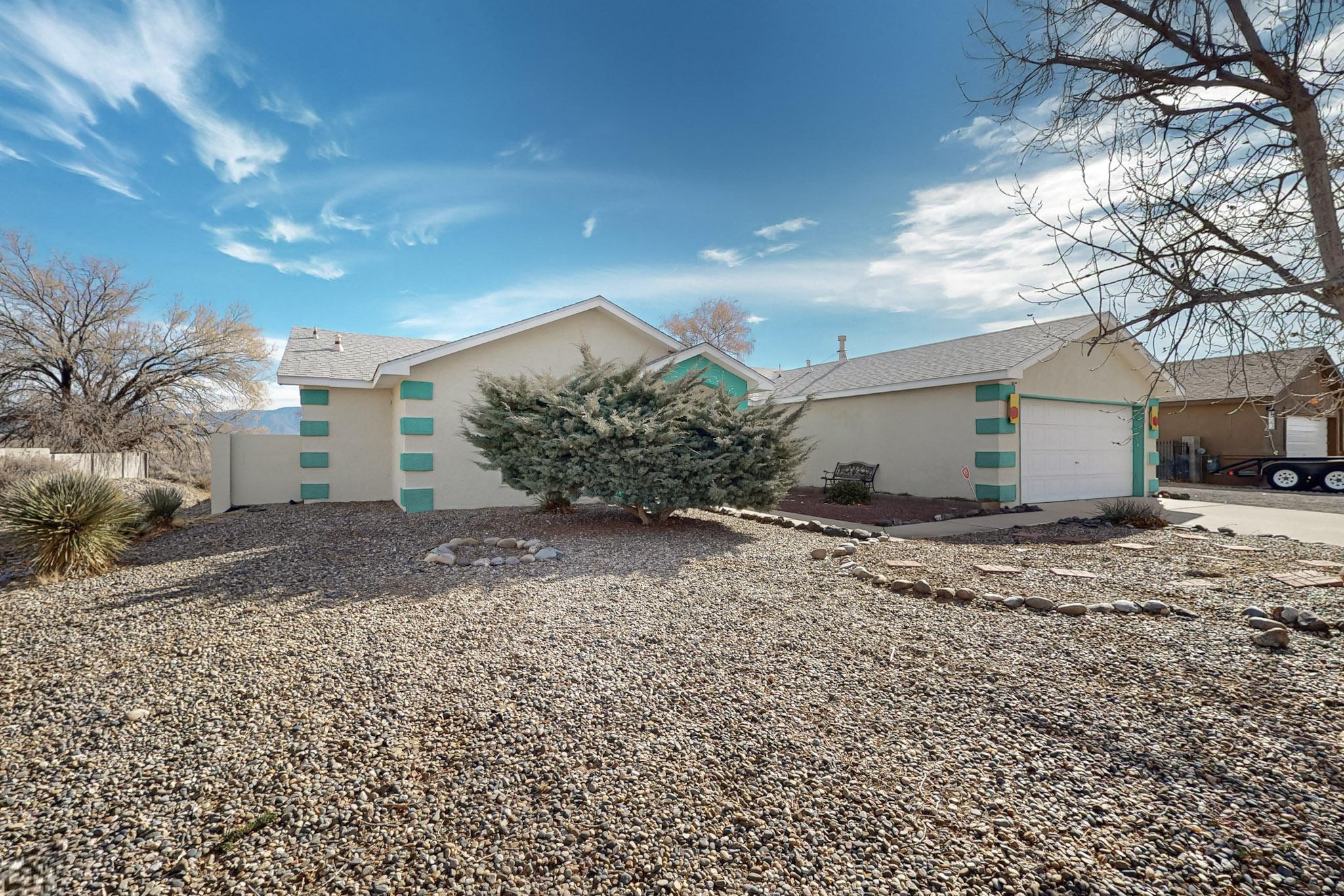 33 Milton Loop, Los Lunas, New Mexico image 3