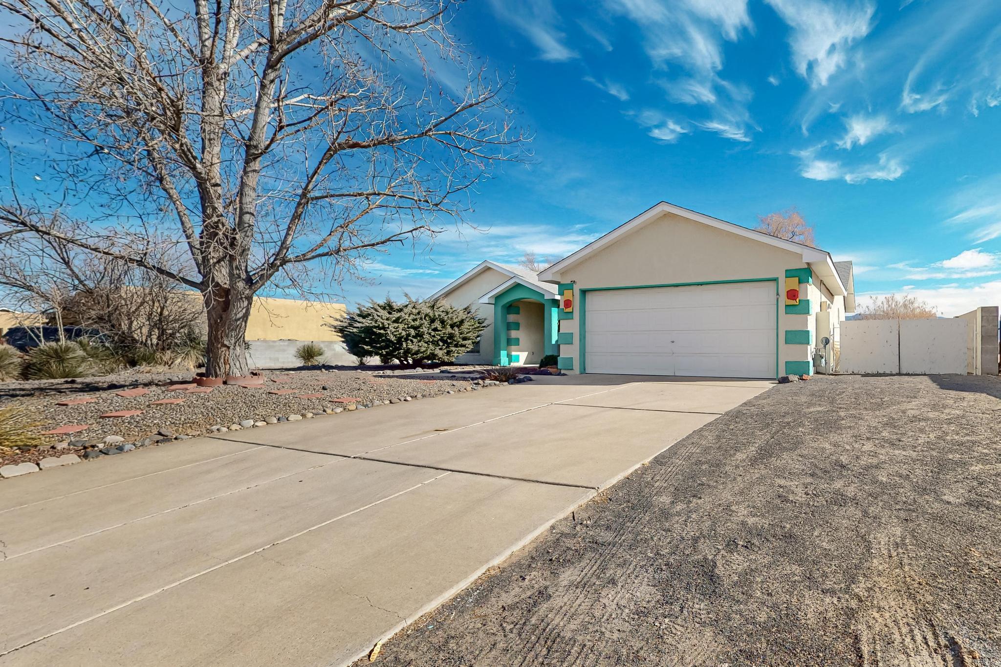 33 Milton Loop, Los Lunas, New Mexico image 2