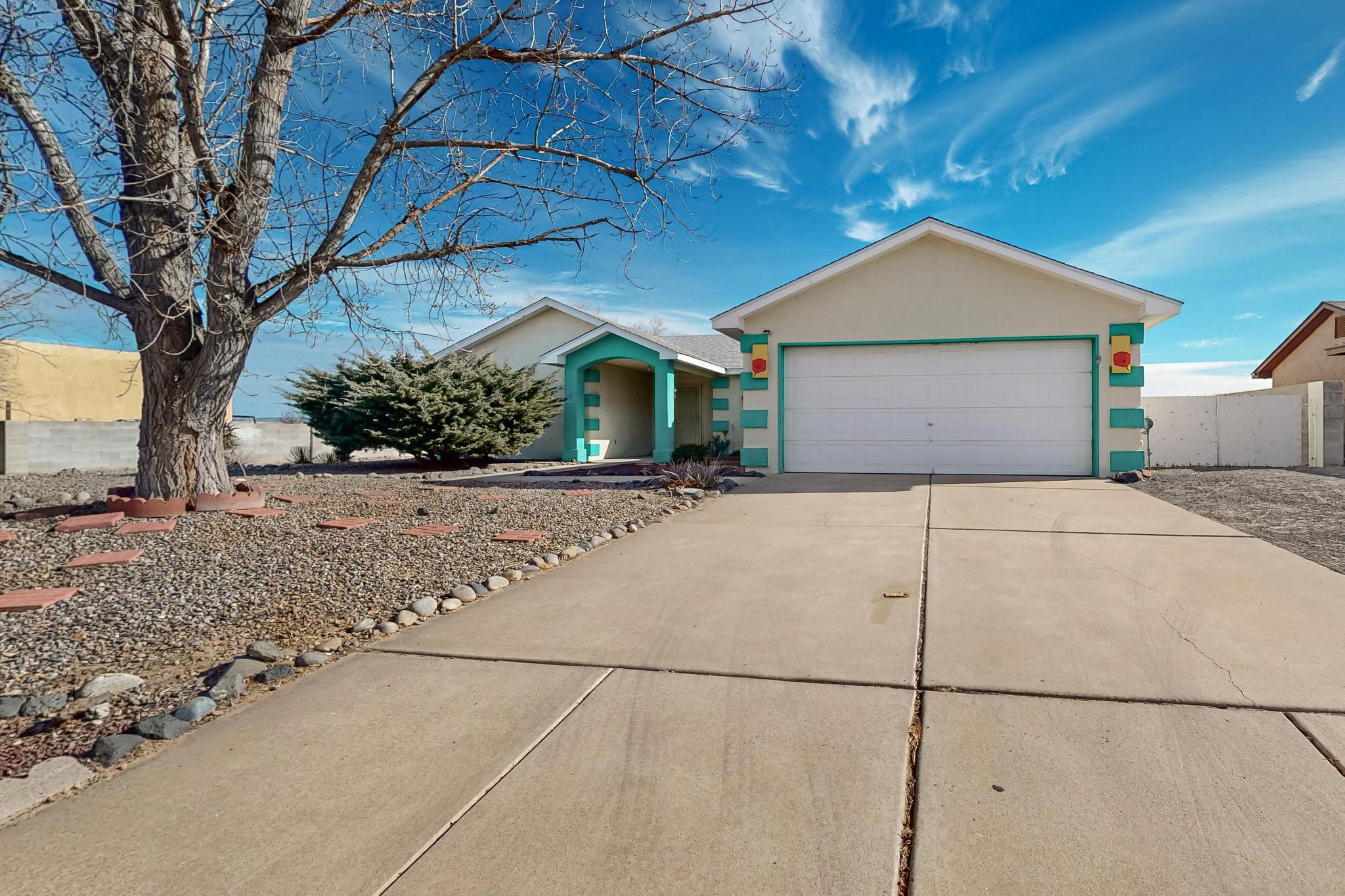 33 Milton Loop, Los Lunas, New Mexico image 1