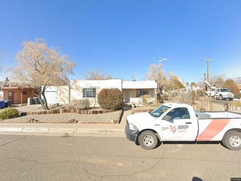 Photo of 4161 Mesa Verde Avenue NE, Albuquerque, NM 87110 (MLS # 1093267)