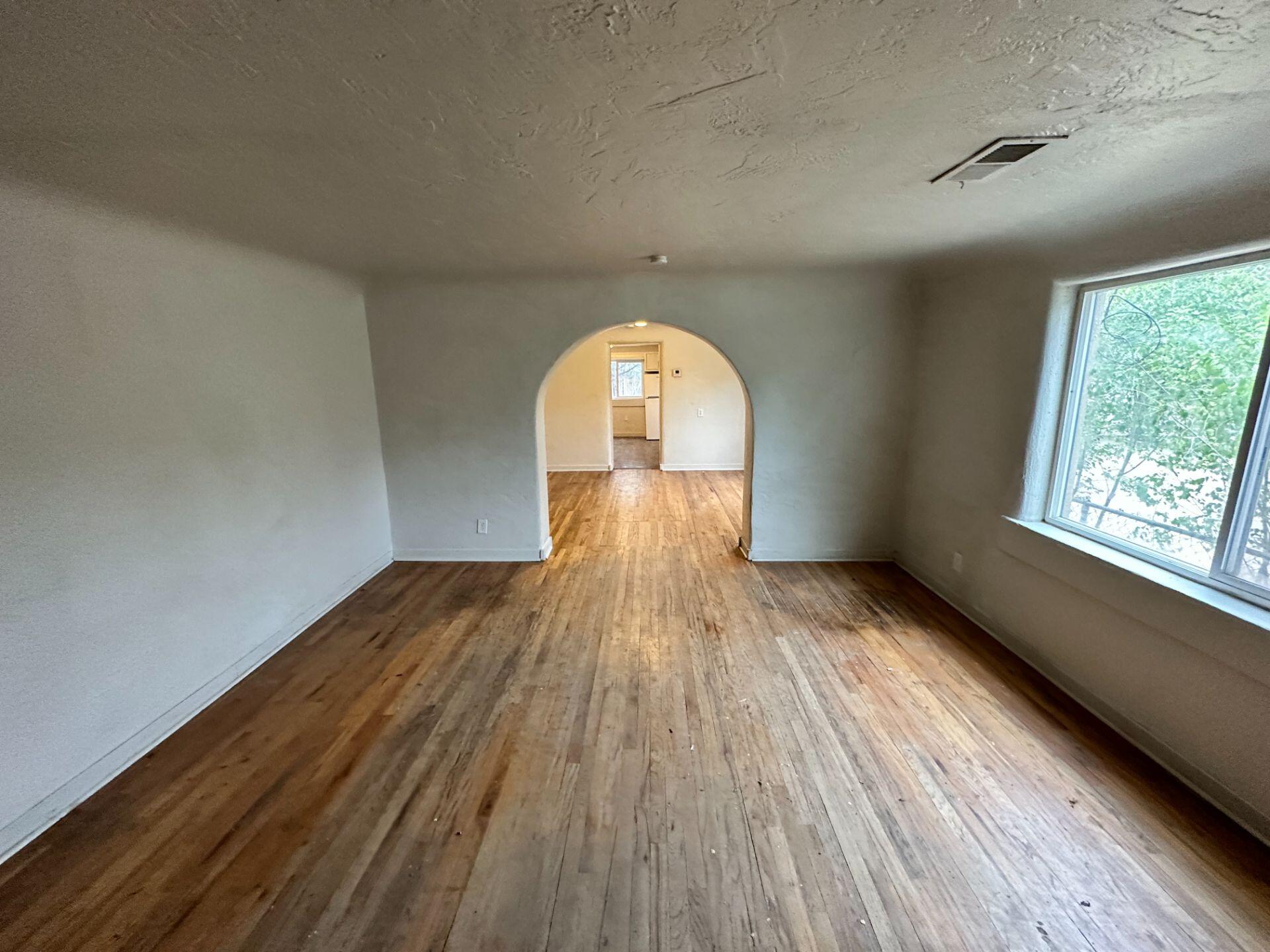 1011 Edith Blvd NE B-D